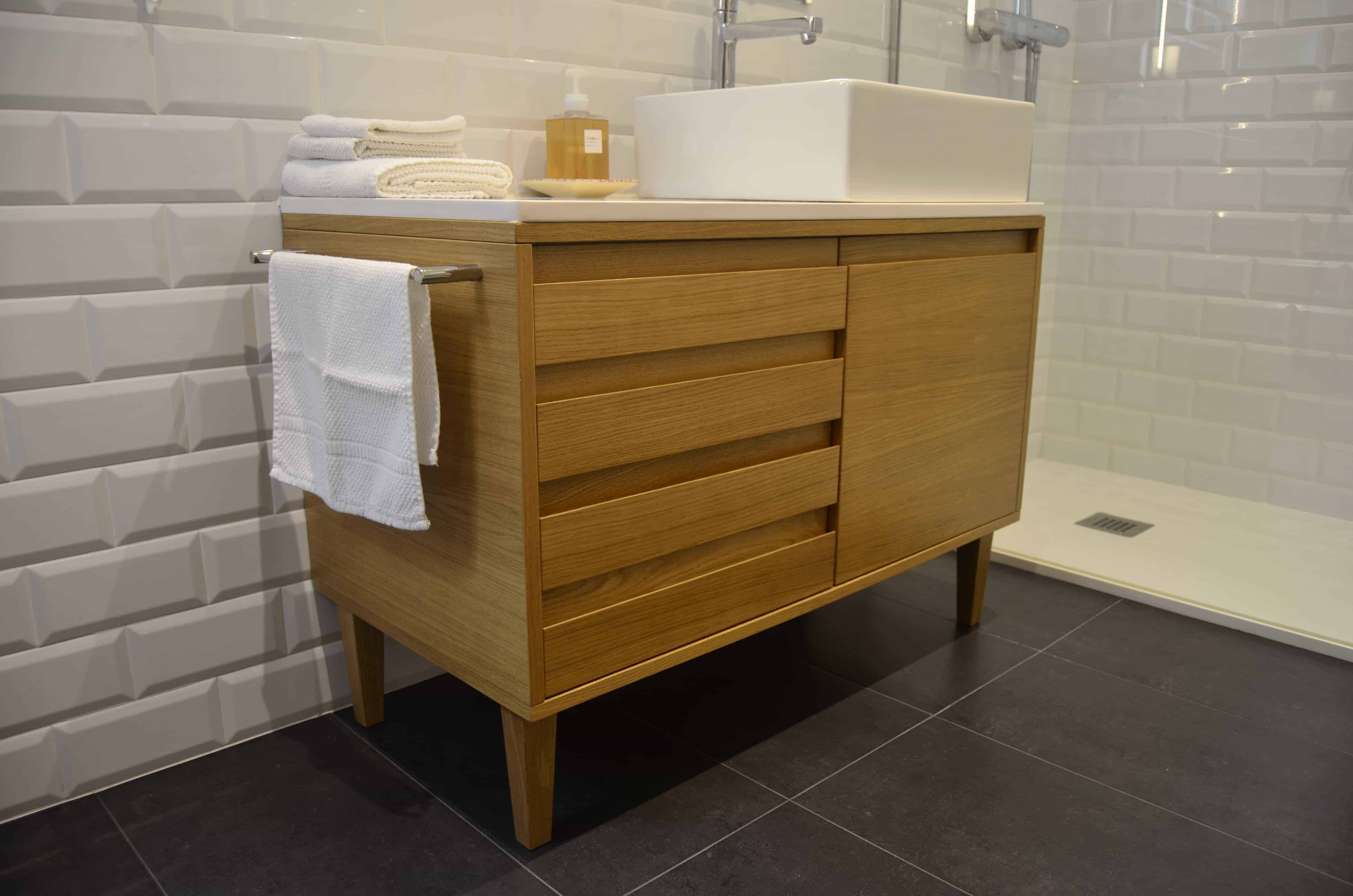 mueble de baño de madera contract solutions